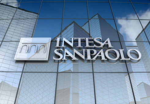 Intesa Sanpaolo : piano da 5mila riqualificazioni